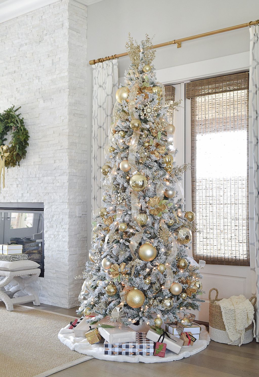 Modern Christmas Tree Decorating Ideas