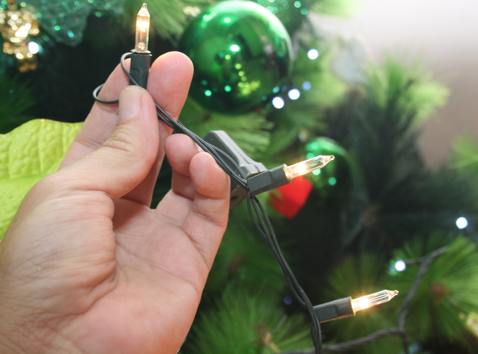 Christmas tree bulb replacement hacks