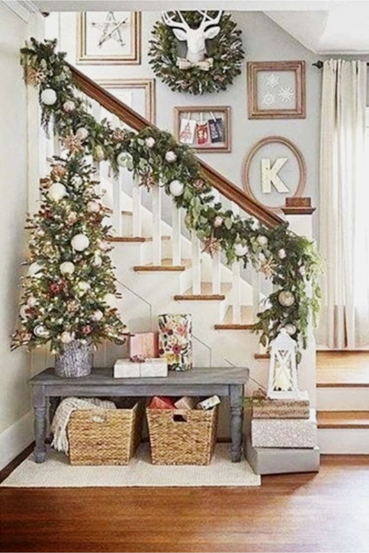 Best Foyer Christmas Tree Decorating Ideas