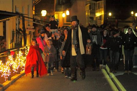 Harpers Ferry Christmas Shopping