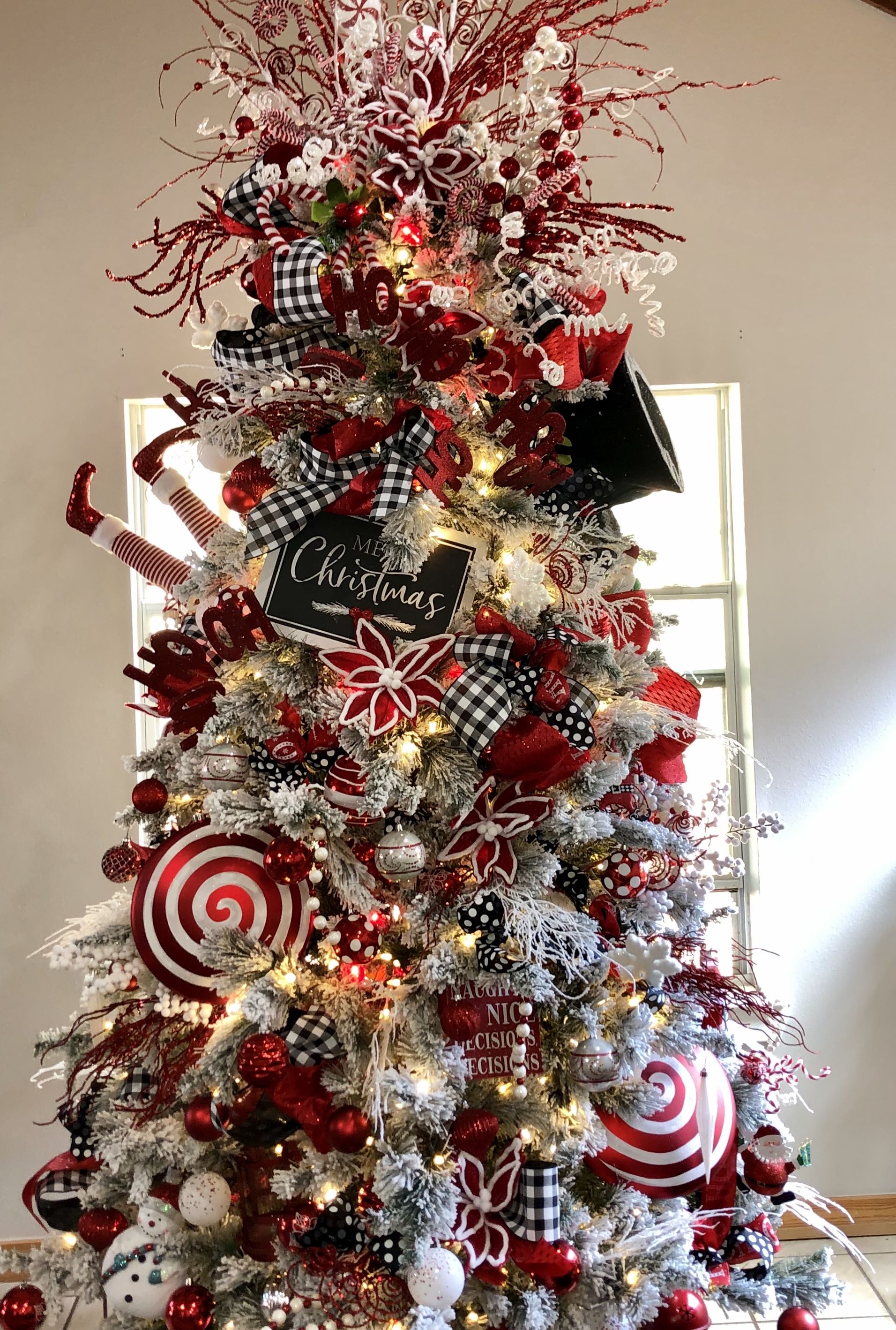 Red, Black, and White Christmas Tree Inspiration