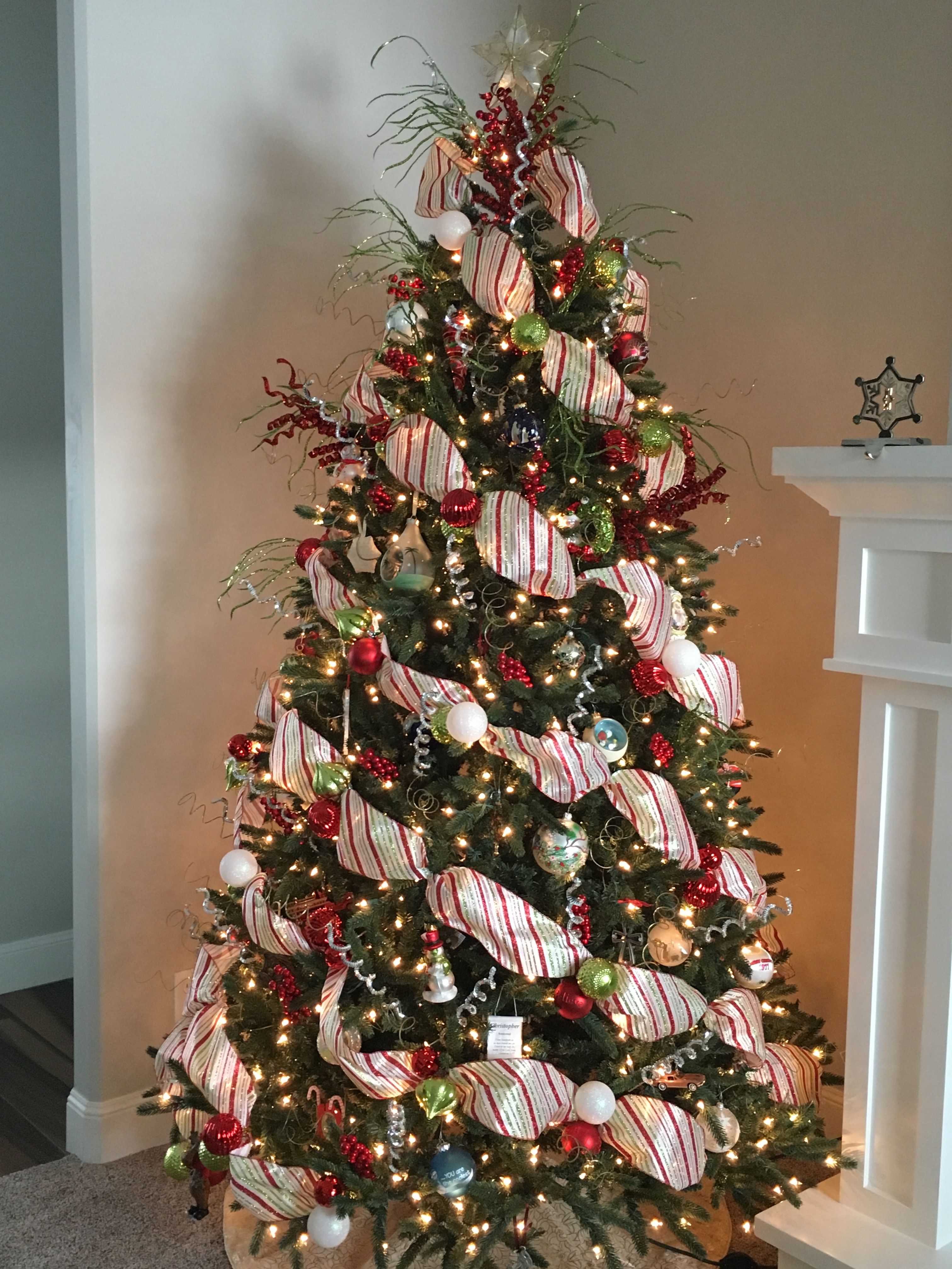 Christmas Tree Ribbon Decorating Ideas