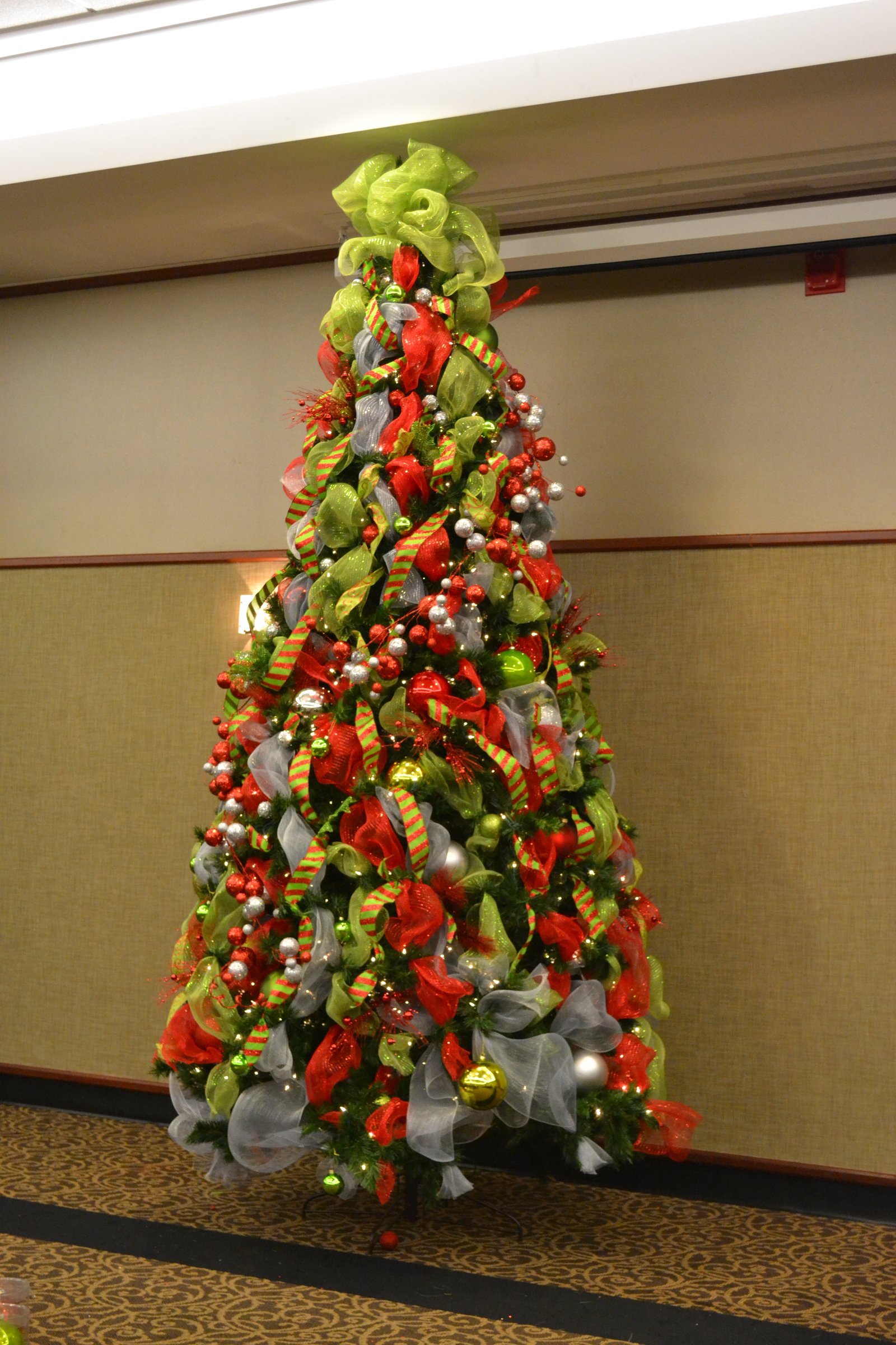 Christmas Tree with Ribbons