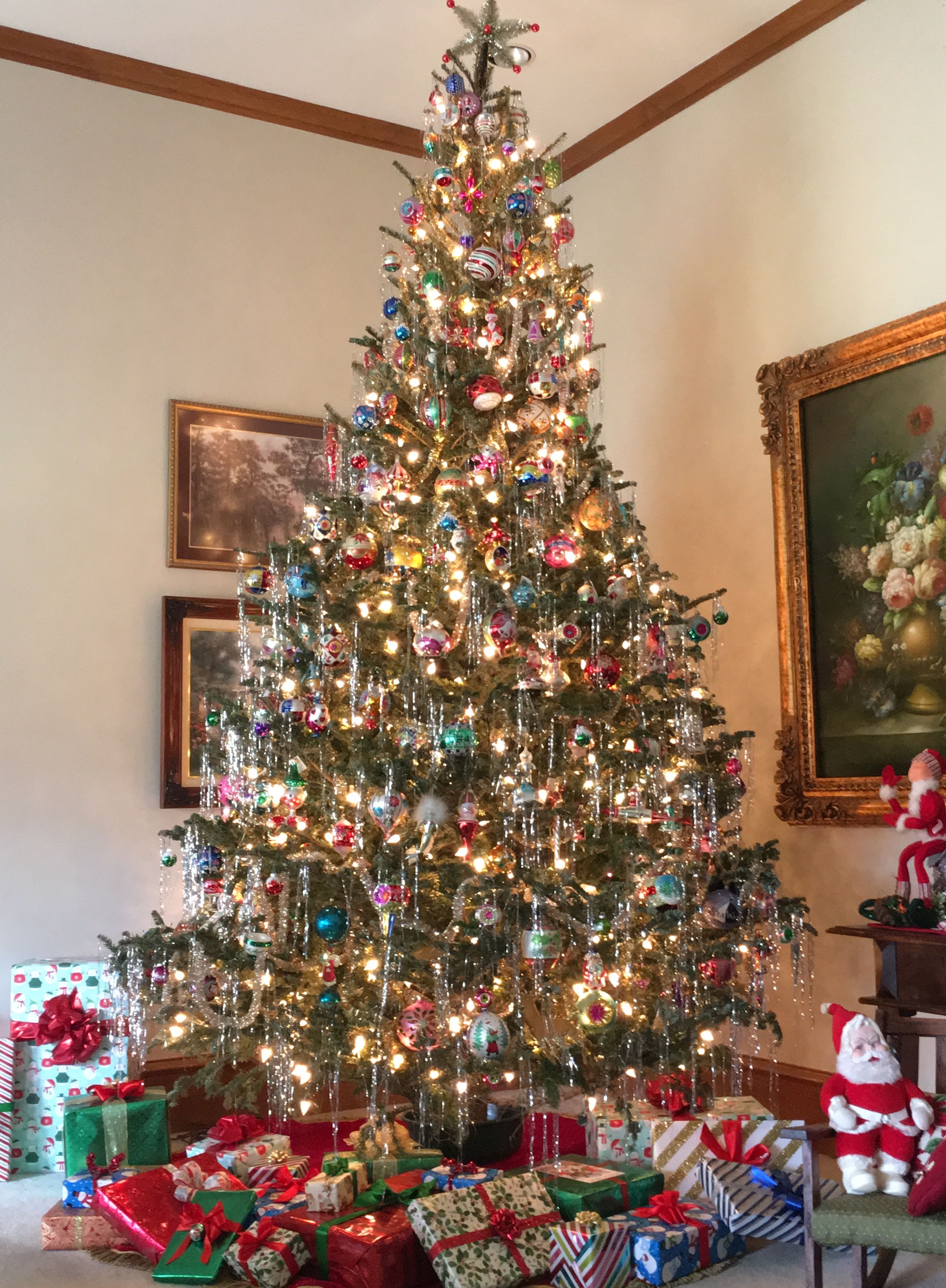 Christmas Tree With Tinsel Icicles Decorating Ideas