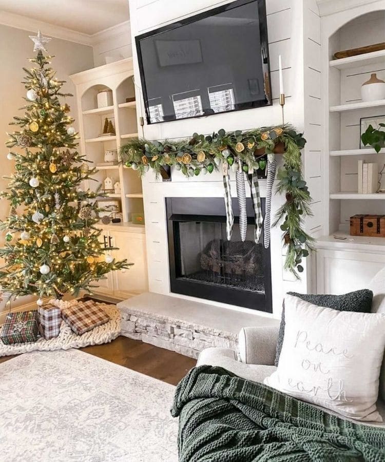 Farmhouse Christmas Mantel