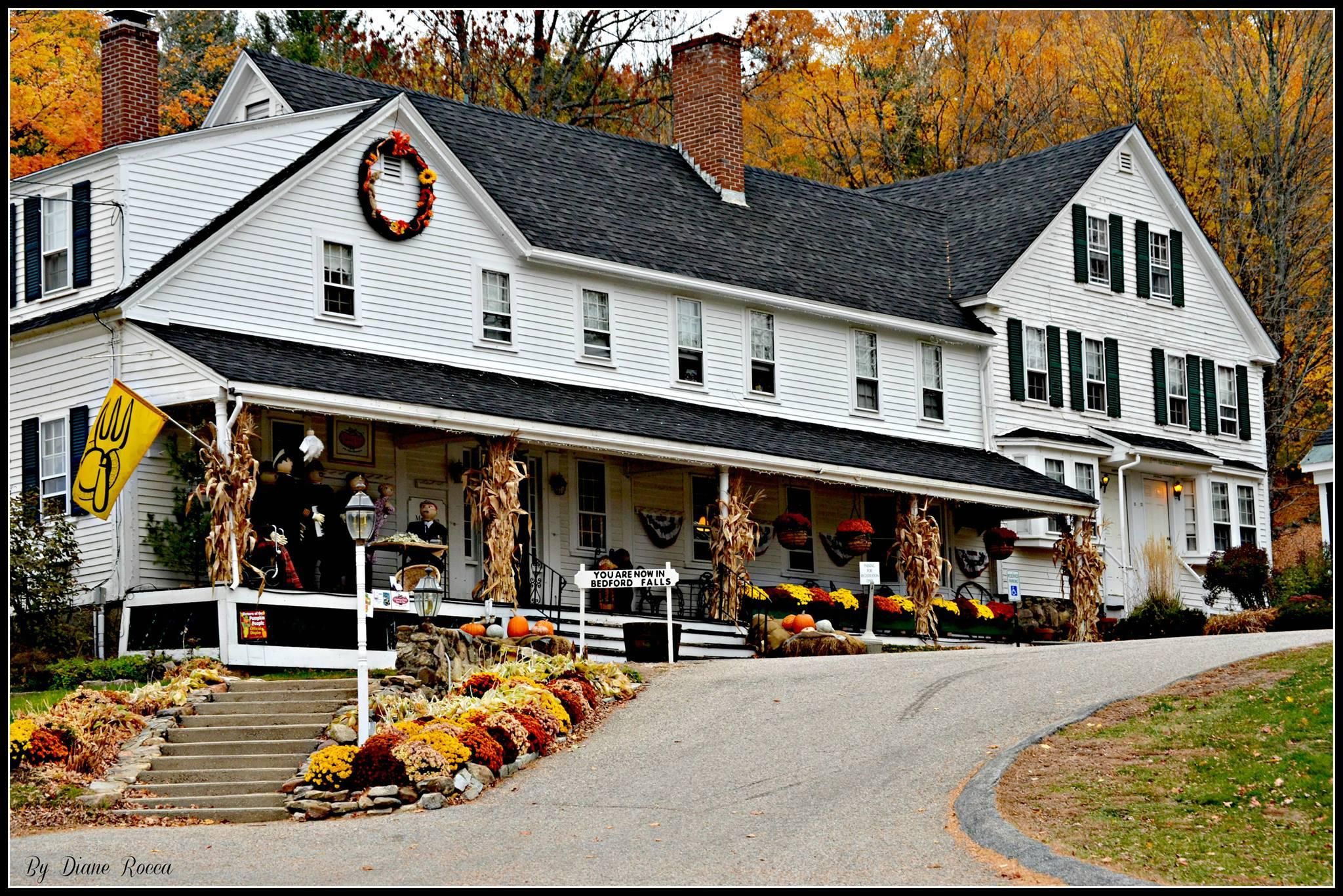 Holiday Inn Christmas village