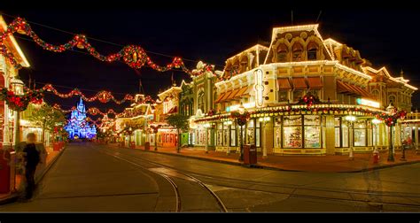 Holiday Main Street