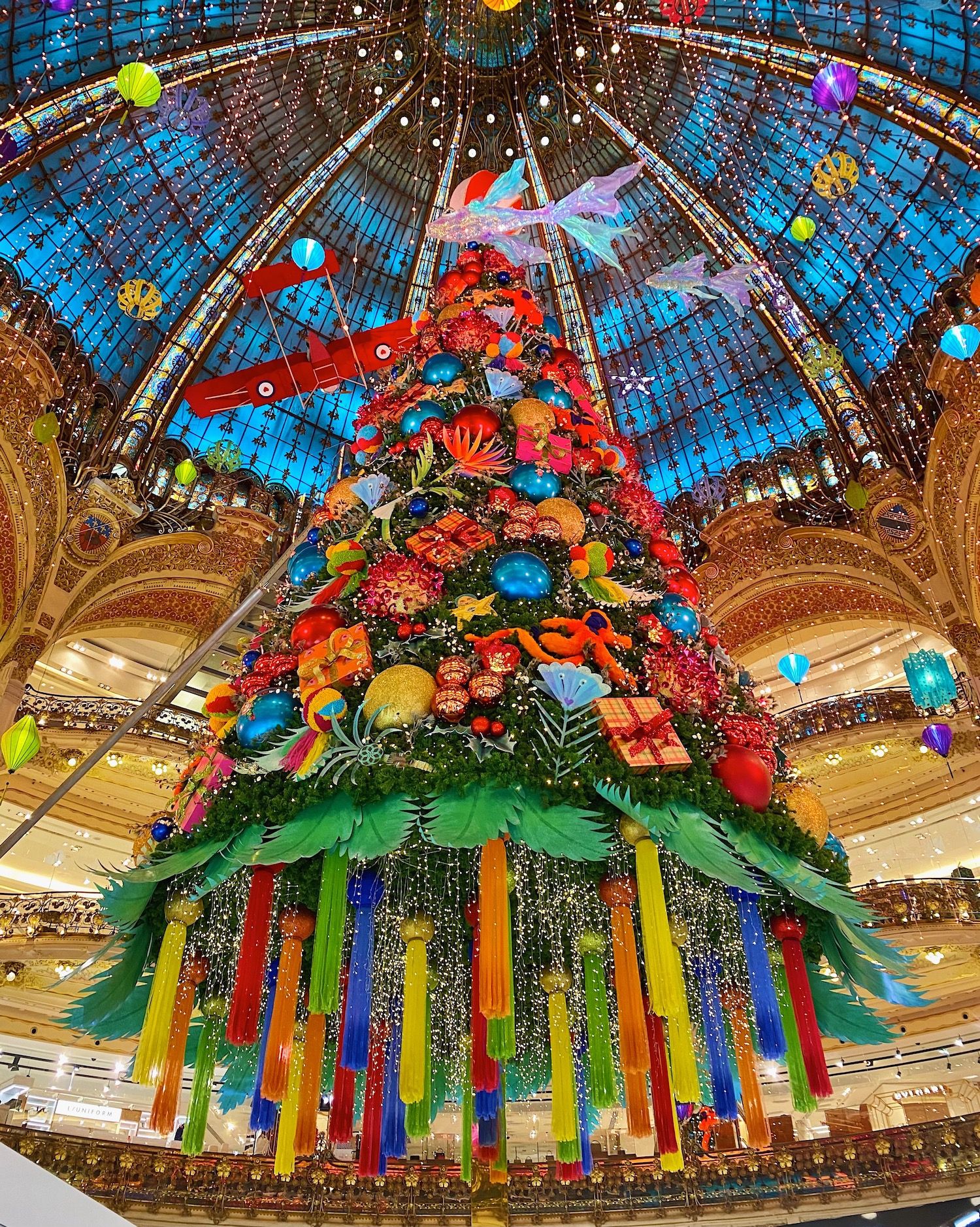 Paris-themed Christmas tree