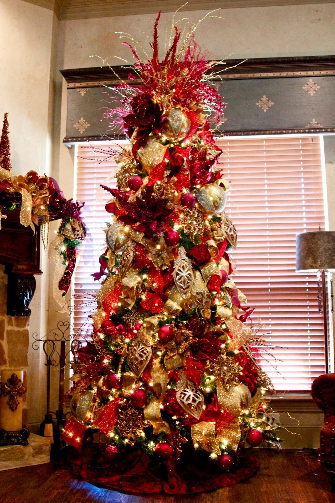 Red And Gold Christmas Tree Decorating Ideas