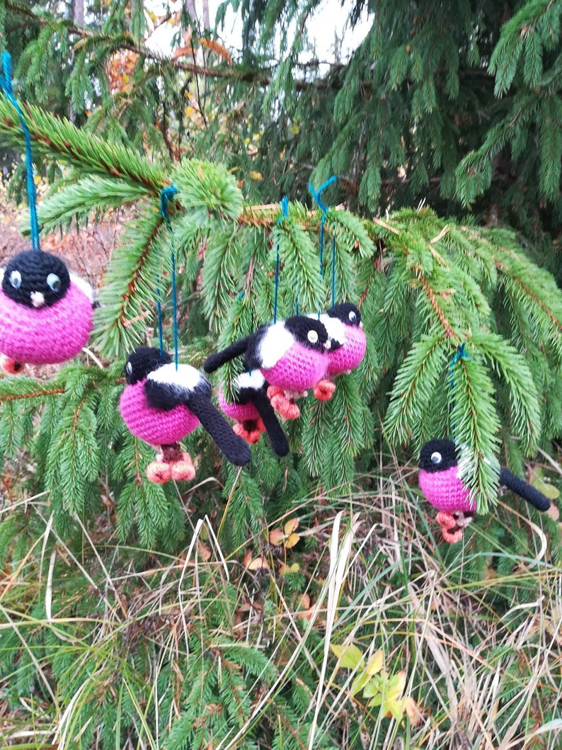 Red Robin Christmas tree ornaments