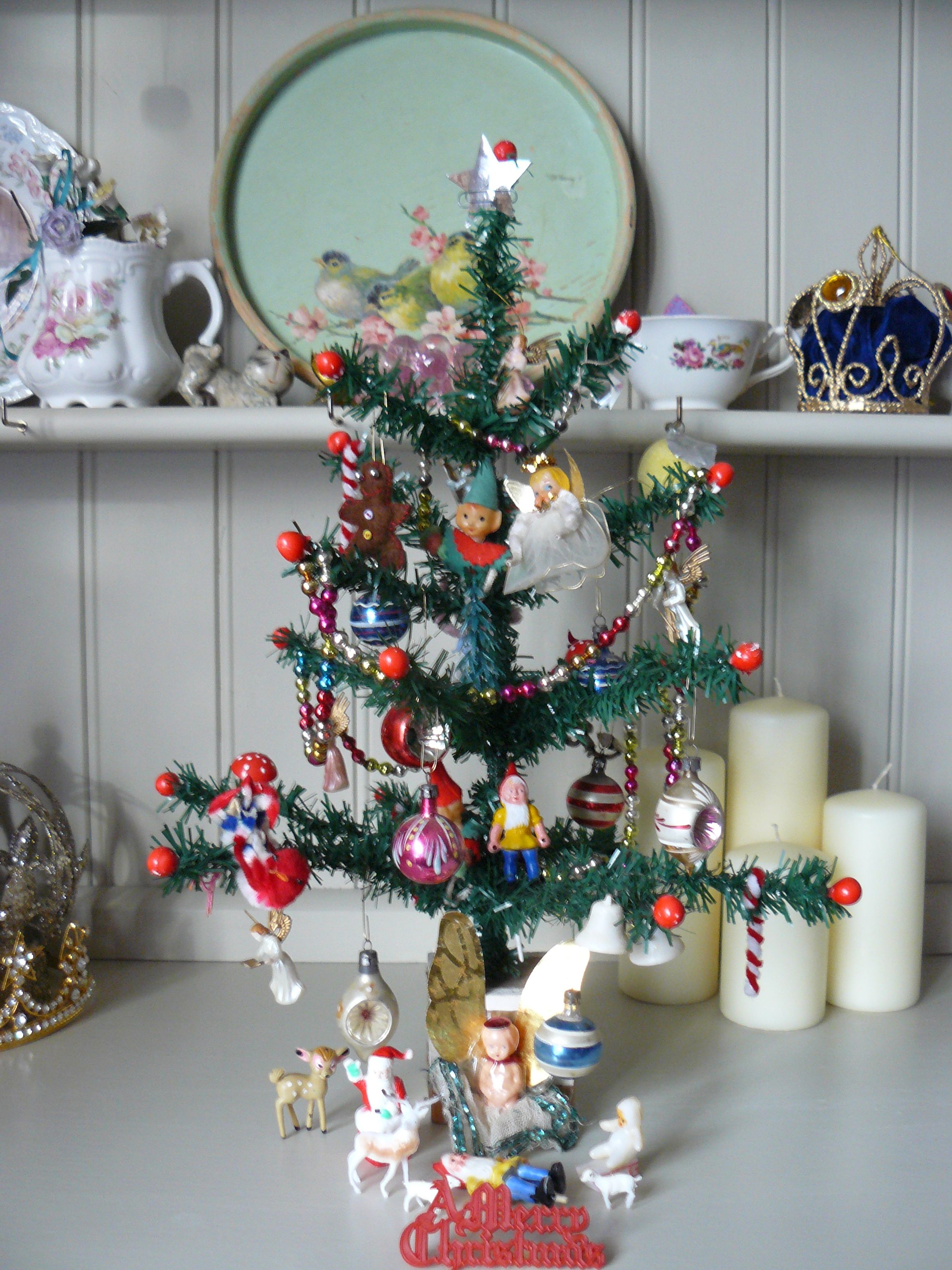 Retro Revival Mini Christmas Tree