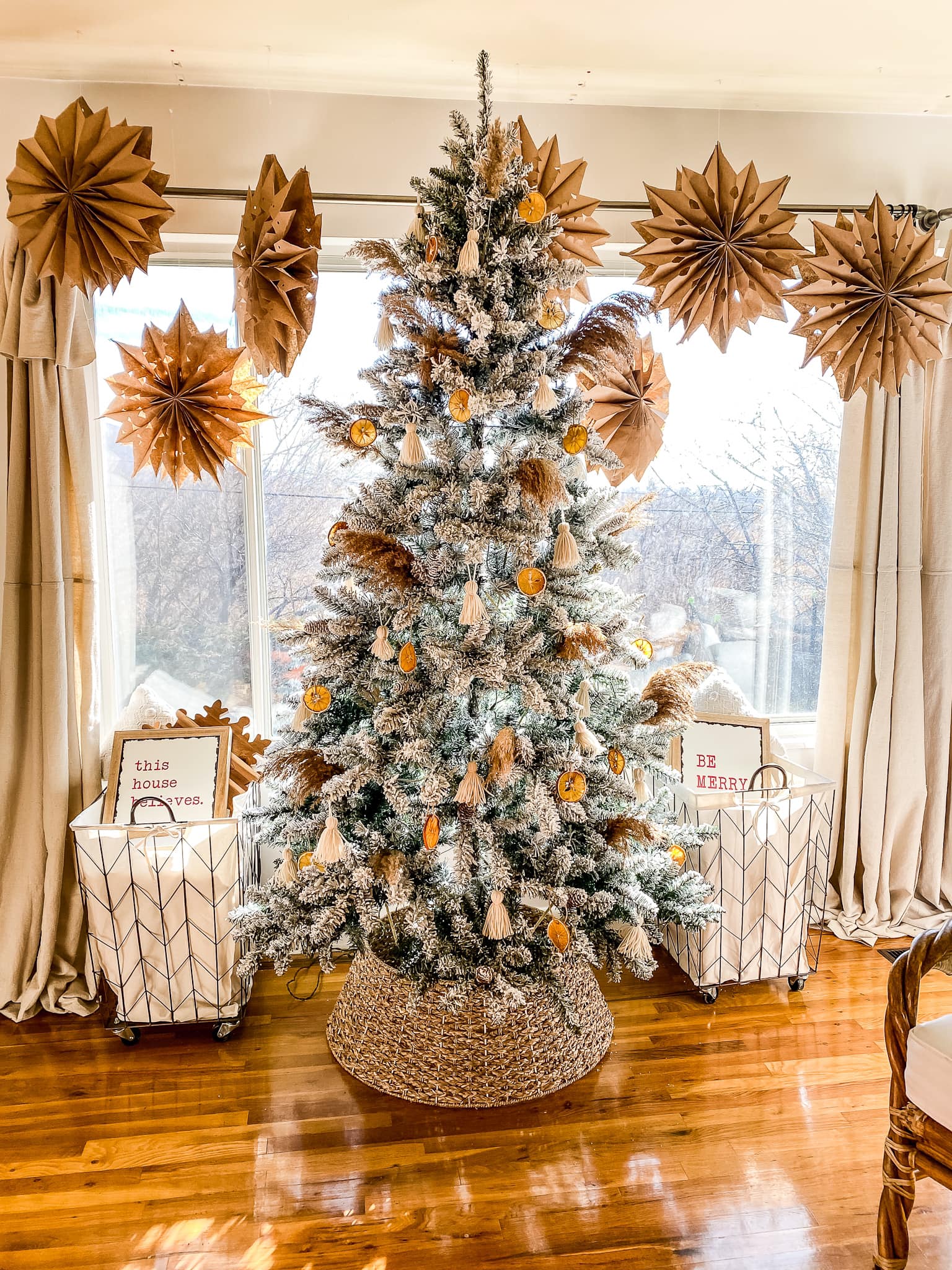 Rustic Farmhouse Christmas Tree