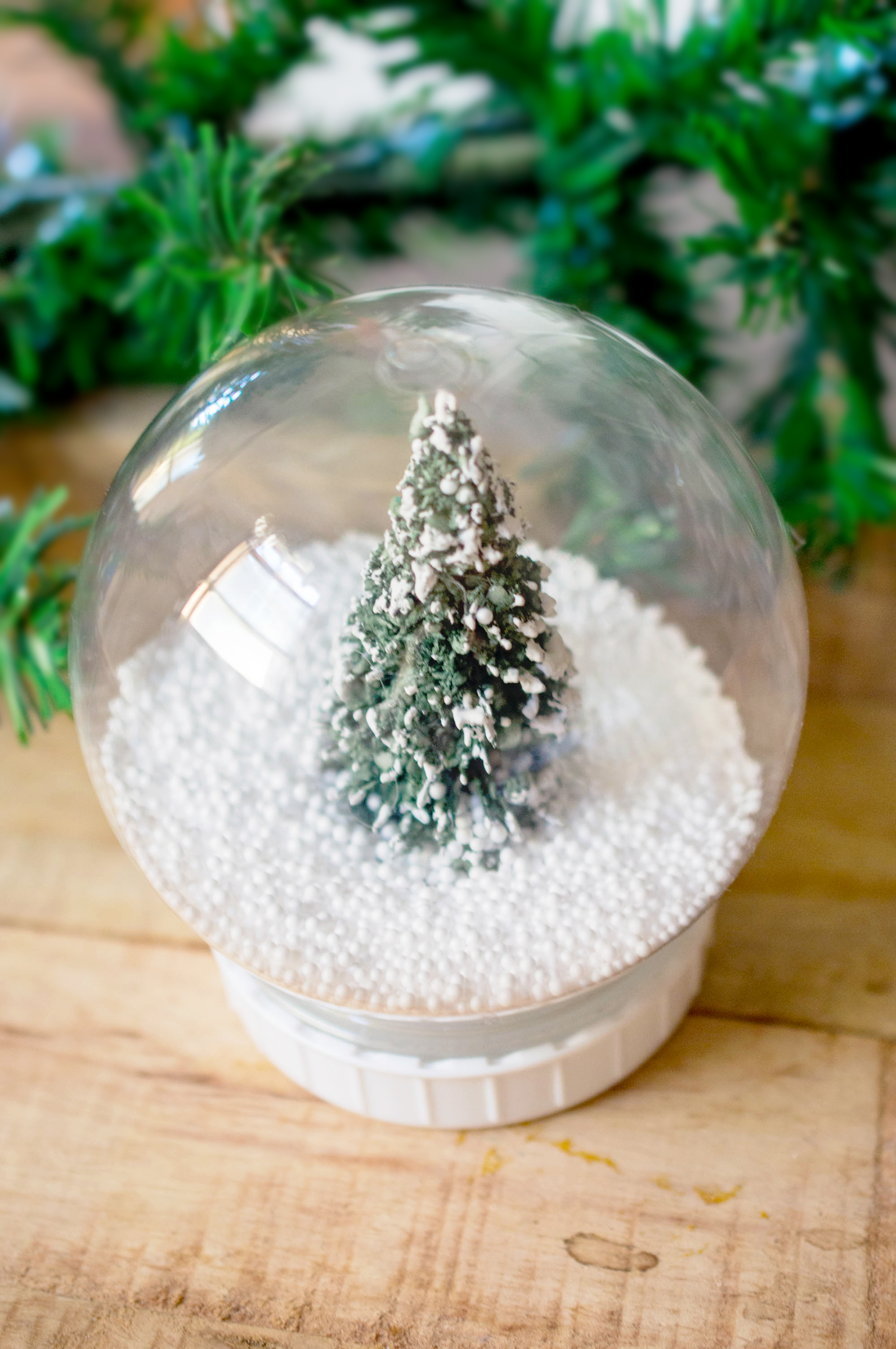 Snow Globe Christmas Tree Decor Inspiration And Ideas