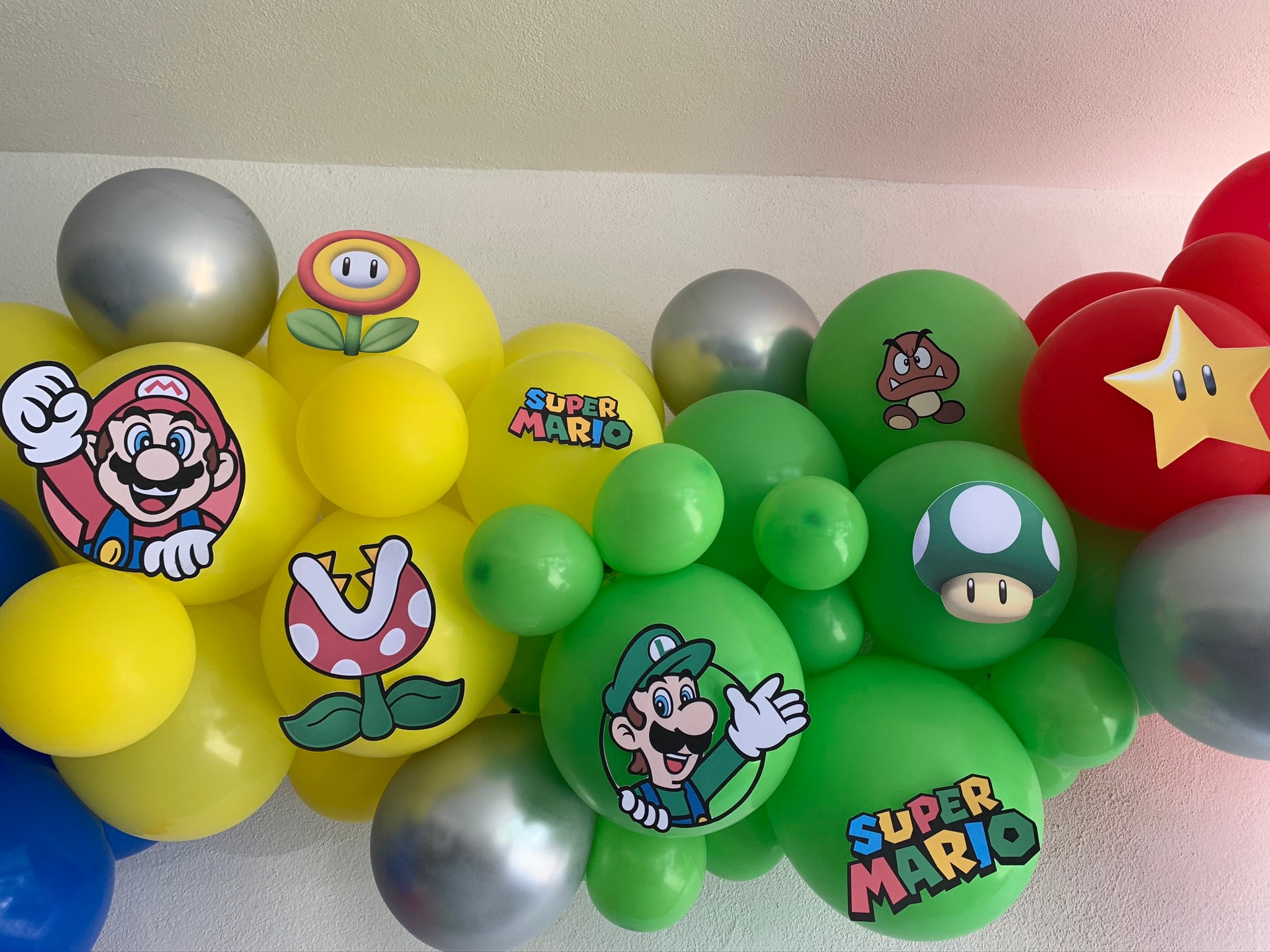 Super Mario Garland