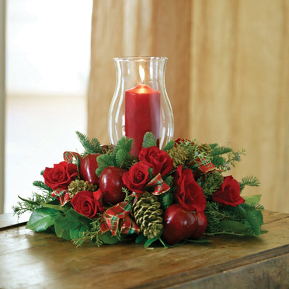 Traditional Christmas Candle Centerpiece