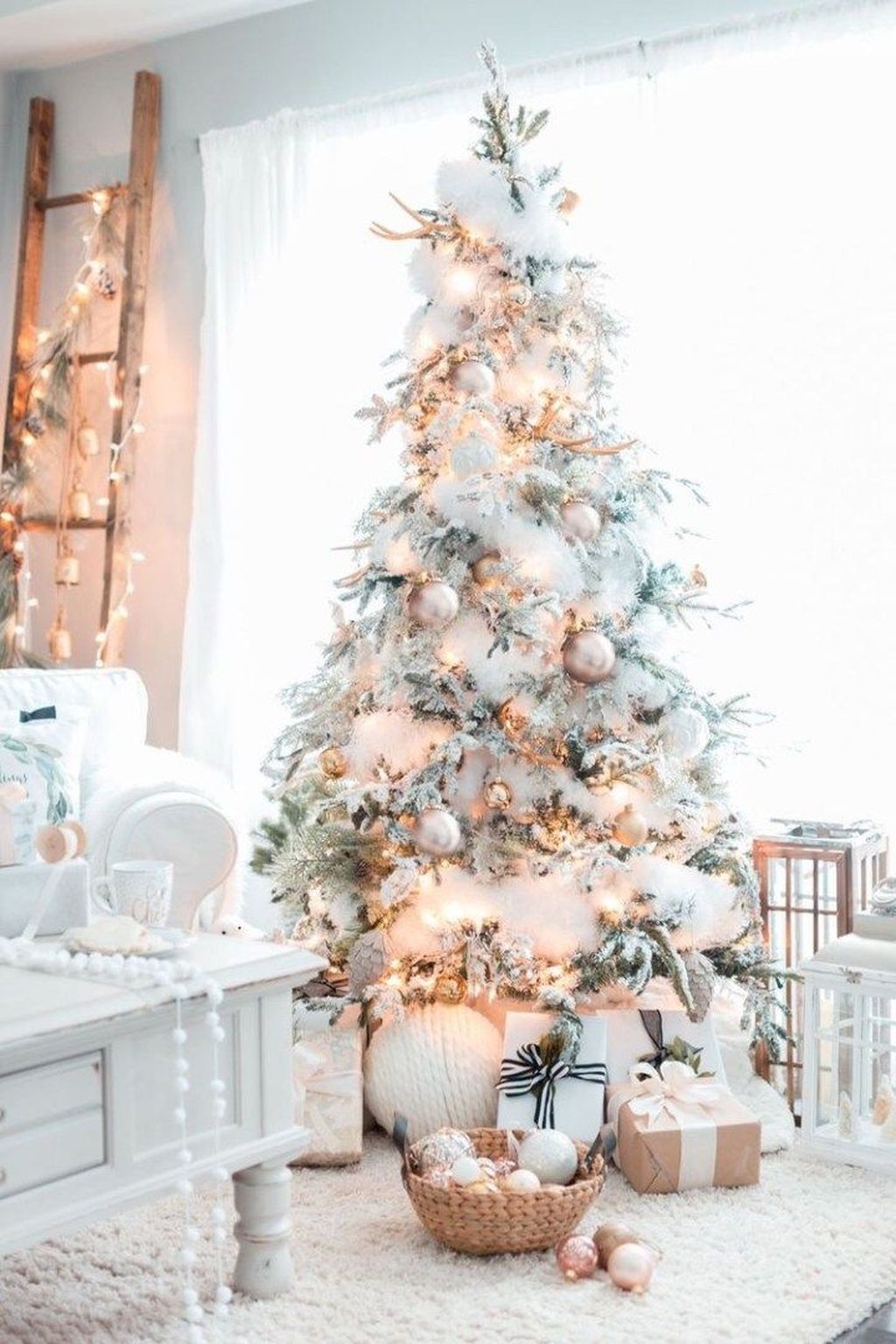 Winter White Christmas Tree