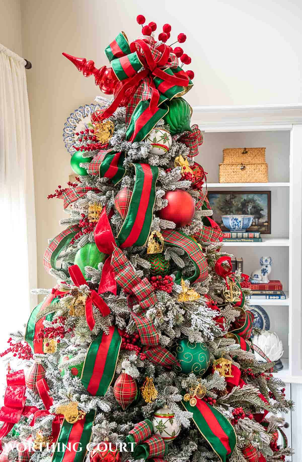 Green and Red Christmas Tree Ideas