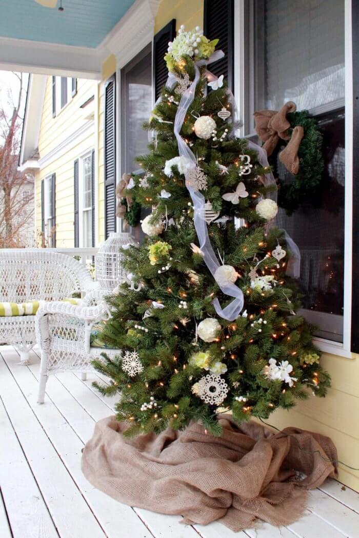 Outdoor Christmas Tree Decorating Ideas